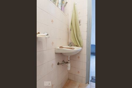 Casa à venda com 300m², 4 quartos e 2 vagas Casa à venda com 300m², 4 quartos e 2 vagasBanheiro 2