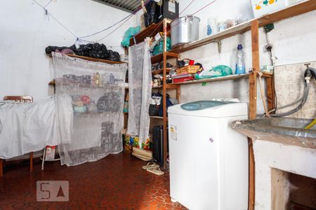 Casa à venda com 300m², 4 quartos e 2 vagas Casa à venda com 300m², 4 quartos e 2 vagasÁrea de Serviço 2