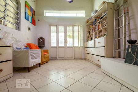 Casa à venda com 300m², 4 quartos e 2 vagas Casa à venda com 300m², 4 quartos e 2 vagasSalão