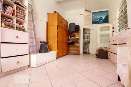 Casa à venda com 300m², 4 quartos e 2 vagas Casa à venda com 300m², 4 quartos e 2 vagasSalão