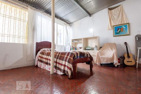 Casa à venda com 300m², 4 quartos e 2 vagas Casa à venda com 300m², 4 quartos e 2 vagasQuarto 2