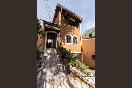 Casa à venda com 211m², 3 quartos e 5 vagas Casa à venda com 211m², 3 quartos e 5 vagasFachada