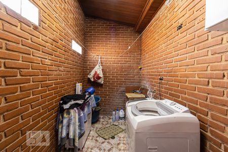 Casa à venda com 211m², 3 quartos e 5 vagas Casa à venda com 211m², 3 quartos e 5 vagasÁrea de Serviço