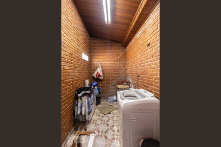 Casa à venda com 211m², 3 quartos e 5 vagas Casa à venda com 211m², 3 quartos e 5 vagasÁrea de Serviço