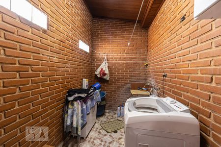 Casa à venda com 211m², 3 quartos e 5 vagas Casa à venda com 211m², 3 quartos e 5 vagasÁrea de Serviço
