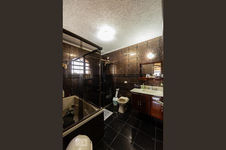 Casa à venda com 211m², 3 quartos e 5 vagas Casa à venda com 211m², 3 quartos e 5 vagasBanheiro Suite