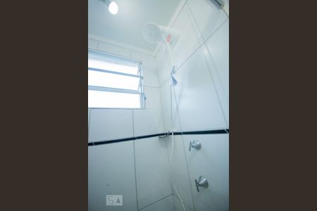 banheiro de apartamento à venda com 1 quarto, 49m² em Loteamento Parque São Martinho, Campinas
