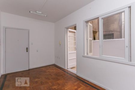 Sala/Quarto de kitnet/studio para alugar com 1 quarto, 28m² em Floresta, Porto Alegre