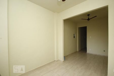 Sala/Quarto de kitnet/studio para alugar com 1 quarto, 49m² em Centro, Rio de Janeiro