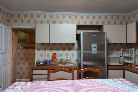 Casa à venda com 435m², 5 quartos e 4 vagas Casa à venda com 435m², 5 quartos e 4 vagasCozinha