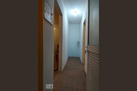 Casa à venda com 435m², 5 quartos e 4 vagas Casa à venda com 435m², 5 quartos e 4 vagasHall