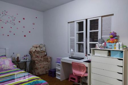 Casa à venda com 435m², 5 quartos e 4 vagas Casa à venda com 435m², 5 quartos e 4 vagasQuarto