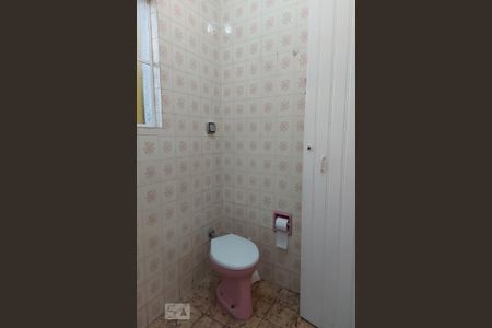 Casa à venda com 435m², 5 quartos e 4 vagas Casa à venda com 435m², 5 quartos e 4 vagasBanheiro