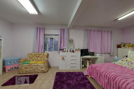 Casa à venda com 435m², 5 quartos e 4 vagas Casa à venda com 435m², 5 quartos e 4 vagasQuarto