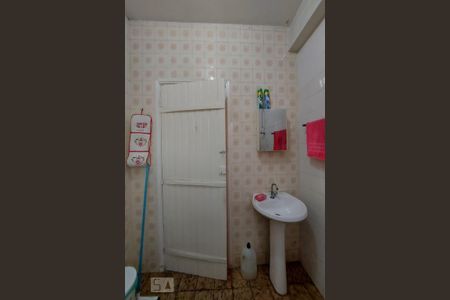 Casa à venda com 435m², 5 quartos e 4 vagas Casa à venda com 435m², 5 quartos e 4 vagasBanheiro