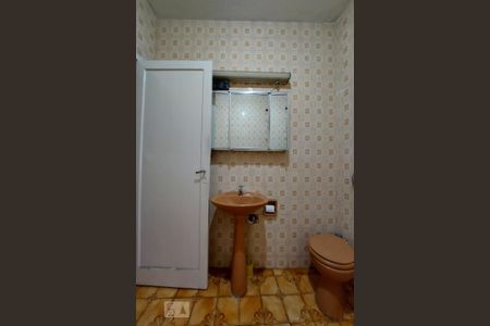 Casa à venda com 435m², 5 quartos e 4 vagas Casa à venda com 435m², 5 quartos e 4 vagasBanheiro