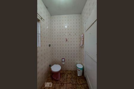 Casa à venda com 435m², 5 quartos e 4 vagas Casa à venda com 435m², 5 quartos e 4 vagasBanheiro