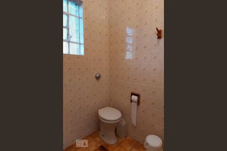 Casa à venda com 435m², 5 quartos e 4 vagas Casa à venda com 435m², 5 quartos e 4 vagasBanheiro