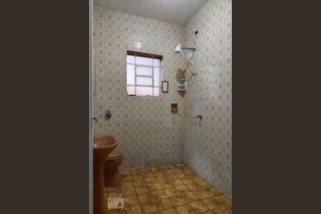 Casa à venda com 435m², 5 quartos e 4 vagas Casa à venda com 435m², 5 quartos e 4 vagasBanheiro