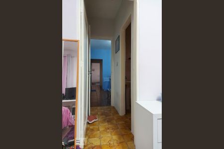 Casa à venda com 435m², 5 quartos e 4 vagas Casa à venda com 435m², 5 quartos e 4 vagasCorredor