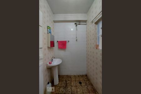 Casa à venda com 435m², 5 quartos e 4 vagas Casa à venda com 435m², 5 quartos e 4 vagasBanheiro