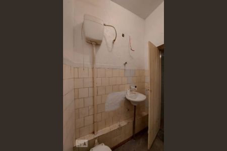 Casa à venda com 435m², 5 quartos e 4 vagas Casa à venda com 435m², 5 quartos e 4 vagasBanheiro