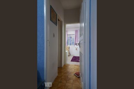 Casa à venda com 435m², 5 quartos e 4 vagas Casa à venda com 435m², 5 quartos e 4 vagasCorredor