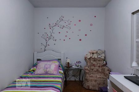 Casa à venda com 435m², 5 quartos e 4 vagas Casa à venda com 435m², 5 quartos e 4 vagasQuarto