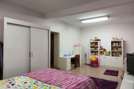 Casa à venda com 435m², 5 quartos e 4 vagas Casa à venda com 435m², 5 quartos e 4 vagasQuarto