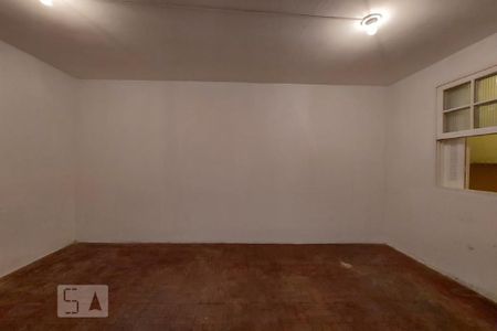 Casa à venda com 435m², 5 quartos e 4 vagas Casa à venda com 435m², 5 quartos e 4 vagasQuarto