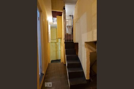 Casa à venda com 435m², 5 quartos e 4 vagas Casa à venda com 435m², 5 quartos e 4 vagasCorredor