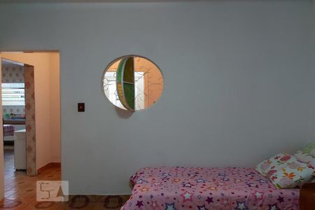 Casa à venda com 435m², 5 quartos e 4 vagas Casa à venda com 435m², 5 quartos e 4 vagasQuarto