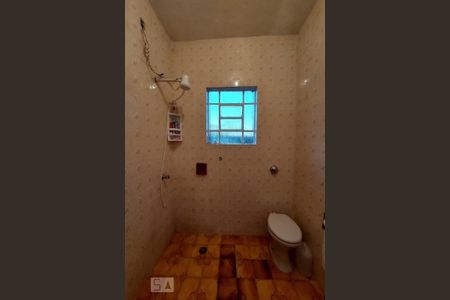 Casa à venda com 435m², 5 quartos e 4 vagas Casa à venda com 435m², 5 quartos e 4 vagasBanheiro