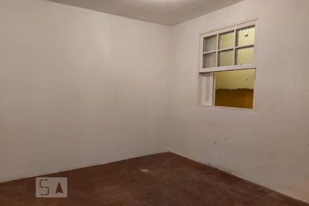 Casa à venda com 435m², 5 quartos e 4 vagas Casa à venda com 435m², 5 quartos e 4 vagasQuarto