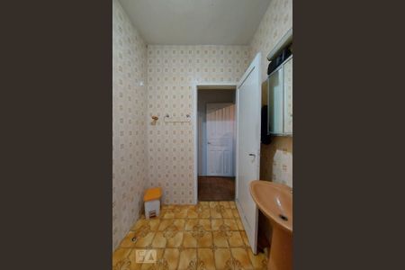 Casa à venda com 435m², 5 quartos e 4 vagas Casa à venda com 435m², 5 quartos e 4 vagasBanheiro