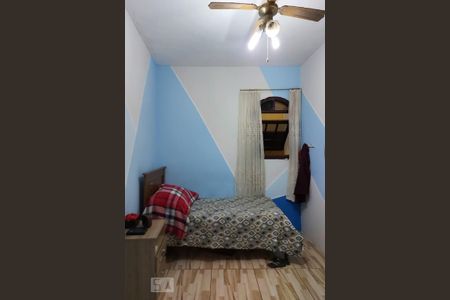 Casa à venda com 435m², 5 quartos e 4 vagas Casa à venda com 435m², 5 quartos e 4 vagasQuarto