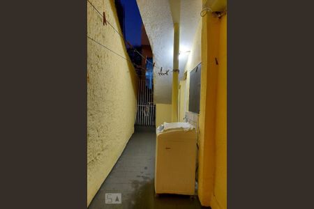 Casa à venda com 435m², 5 quartos e 4 vagas Casa à venda com 435m², 5 quartos e 4 vagasCorredor