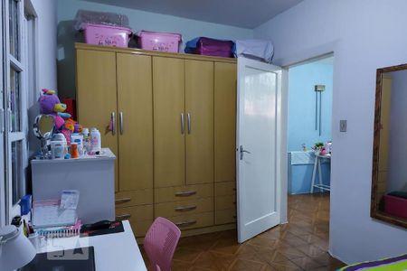 Casa à venda com 435m², 5 quartos e 4 vagas Casa à venda com 435m², 5 quartos e 4 vagasQuarto