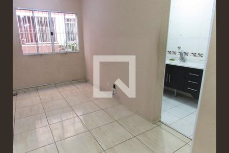 Sala de apartamento para alugar com 2 quartos, 46m² em Parque Pinheiros, Taboão da Serra