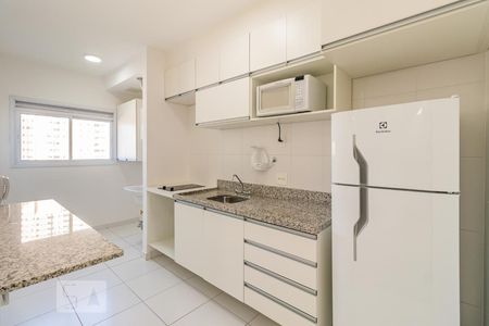Cozinha de apartamento à venda com 1 quarto, 36m² em Tamboré, Barueri