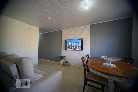 Casa à venda com 96m², 2 quartos e 2 vagasSala