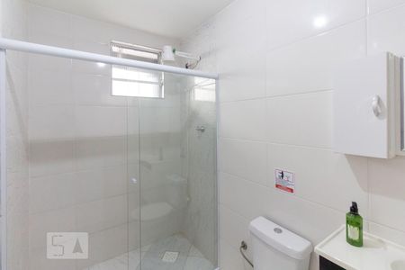 Banheiro de kitnet/studio para alugar com 1 quarto, 15m² em Vila Mariana, São Paulo