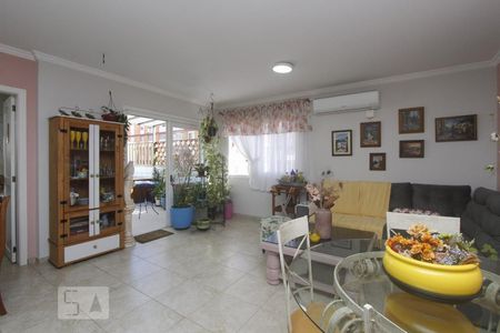 SALA de apartamento à venda com 2 quartos, 222m² em Chácara das Pedras, Porto Alegre