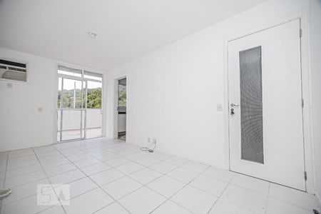 Sala de apartamento à venda com 3 quartos, 150m² em Maceio, Niterói