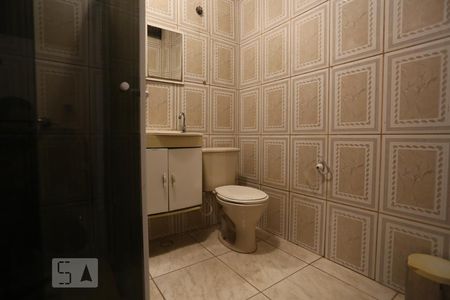 Banheiro de casa à venda com 3 quartos, 150m² em Bonfim, Osasco