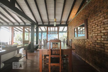 Sala de casa de condomínio para alugar com 4 quartos, 450m² em Joá, Rio de Janeiro