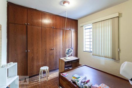 Quarto 1 de casa à venda com 4 quartos, 190m² em Sagrada Família, Belo Horizonte