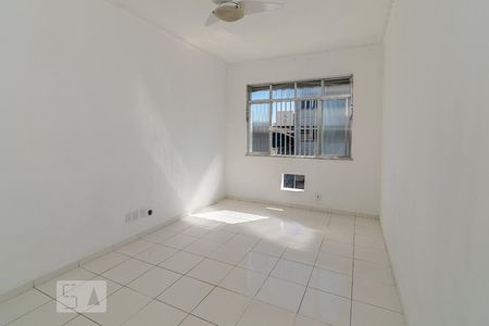 Sala de apartamento para alugar com 1 quarto, 43m² em Ramos, Rio de Janeiro