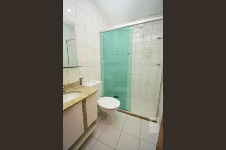 Banheiro da Suíte de apartamento para alugar com 2 quartos, 60m² em Ceilândia Sul (ceilândia), Brasília