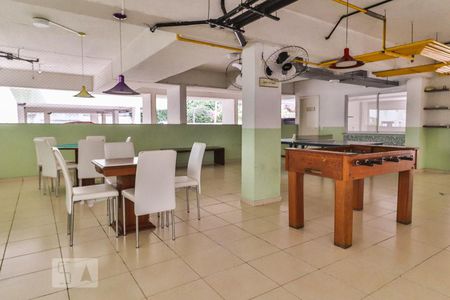 Apartamento à venda com 179m², 4 quartos e 1 vaga Apartamento à venda com 179m², 4 quartos e 1 vagaSalão de jogos